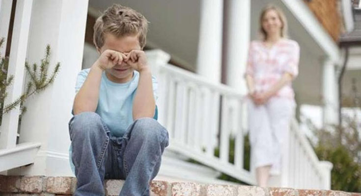 Kid Cries At His Mother’s Grave Saying “Take Me With You” And afterward Something Inconceivable Occurred.