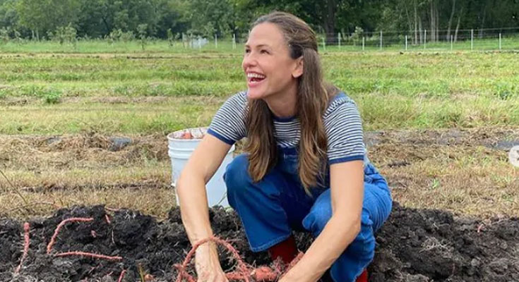 Jennifer Garner Preserves Family History for Future Generations.