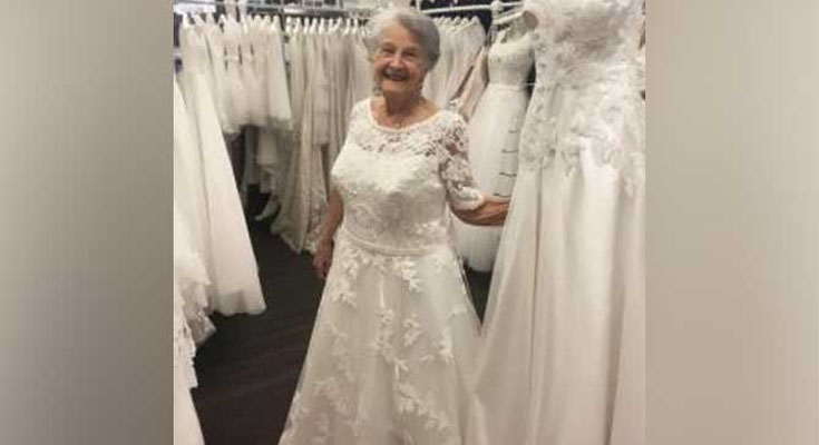 Her Daughter Told Her To Stop Playing And Take Off The Wedding Dress