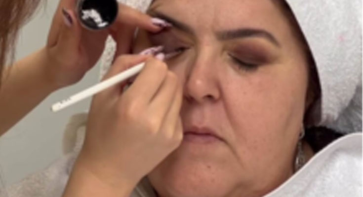 After applying makeup, they made this woman look 15 years younger