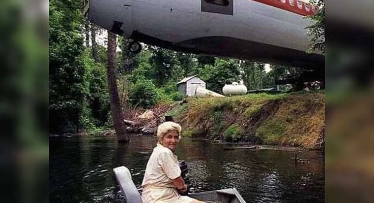 A woman turns a Boeing 727 into her dream home, but wait till you see how it looks