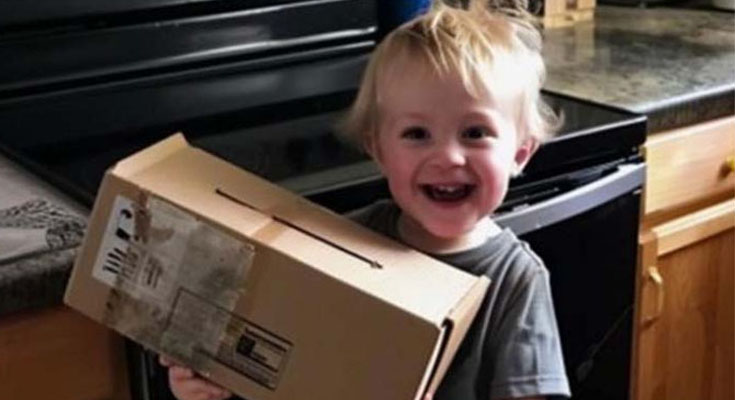 My Son Brought Home a ‘Present’ from Our Neighbor — Upon Seeing the Box’s Contents, I Chose to Relocate