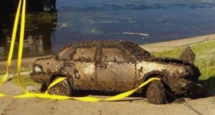 “BOMB SCARE! Man Discovers Car at River Bottom—What Police Found Inside Will Terrify You!”