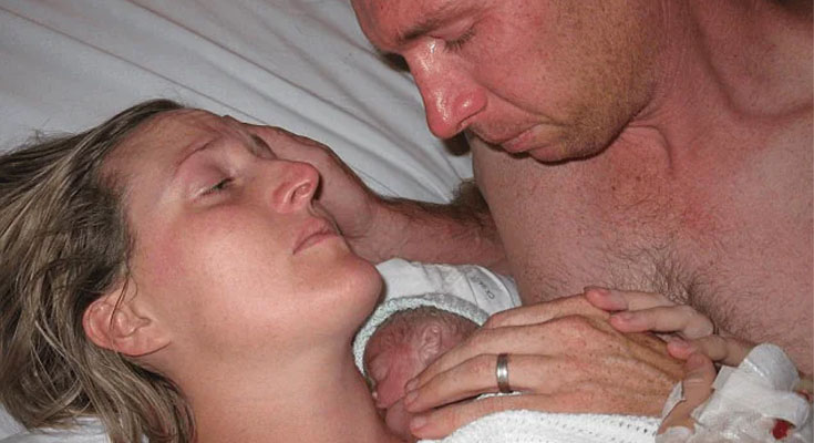 The woman had just given birth, but a few seconds later the husband collapses