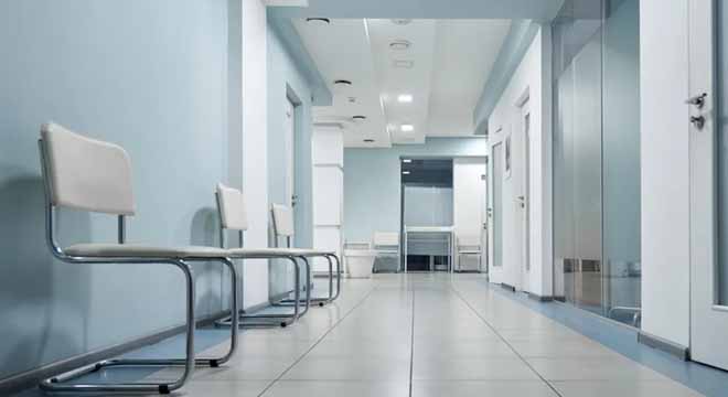 I Accidentally Saw My Husband Sitting in a Hospital Line & Got a Text from Him the Next Moment – My World Shattered